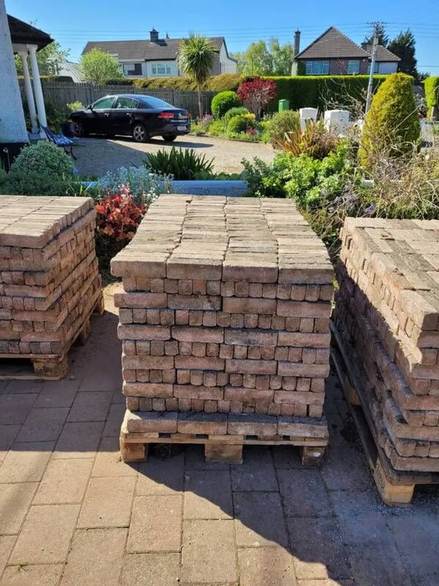 Paving Bricks Cobble Blocks, Approx 3700,Bricks On Pallets - Image 4