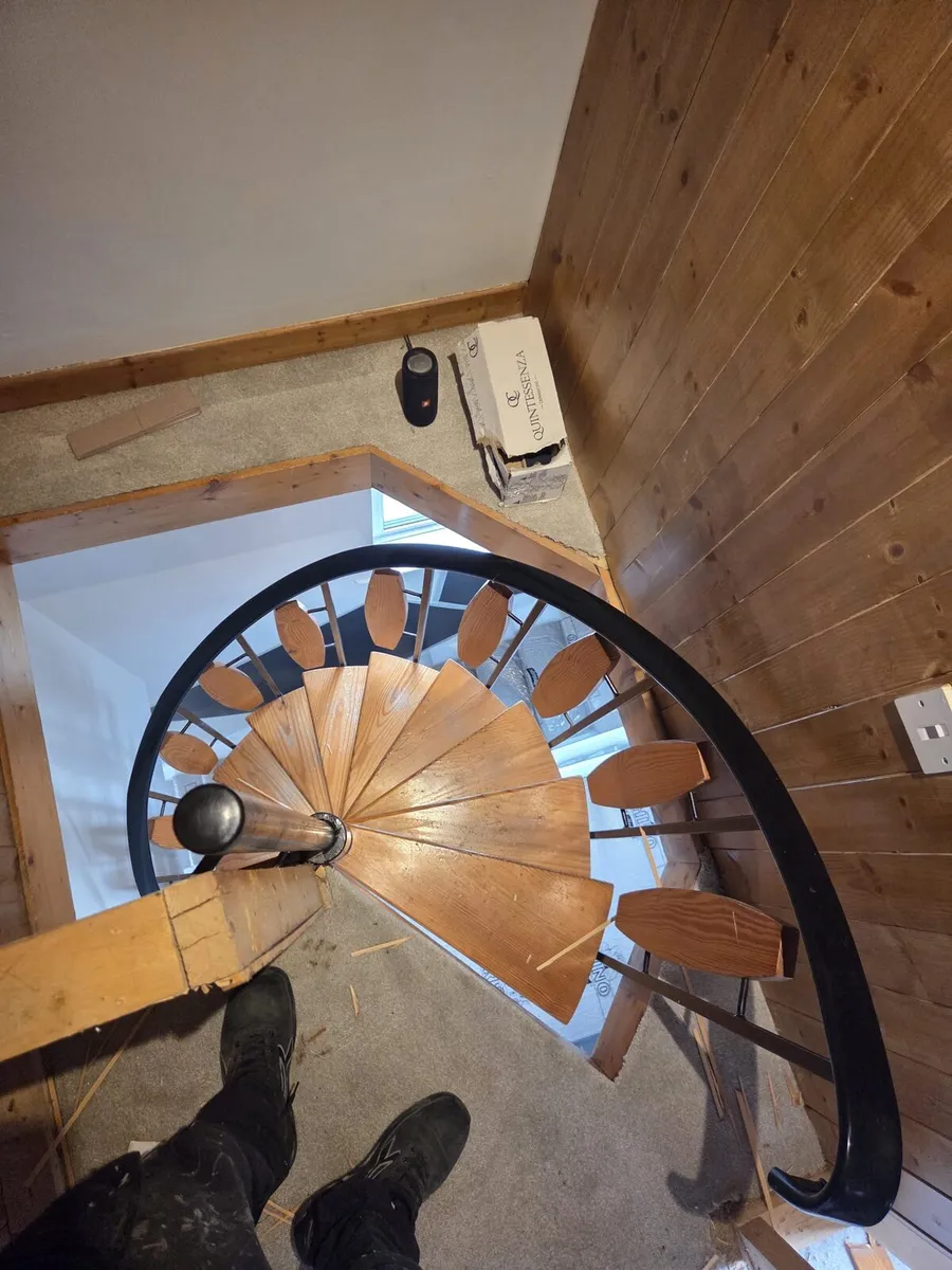 Spiral stairs - Image 3