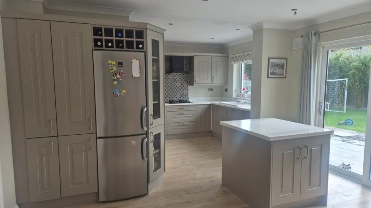 Full Kitchen - Image 1