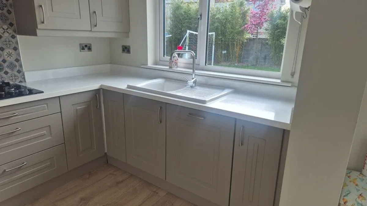 Full Kitchen - Image 4