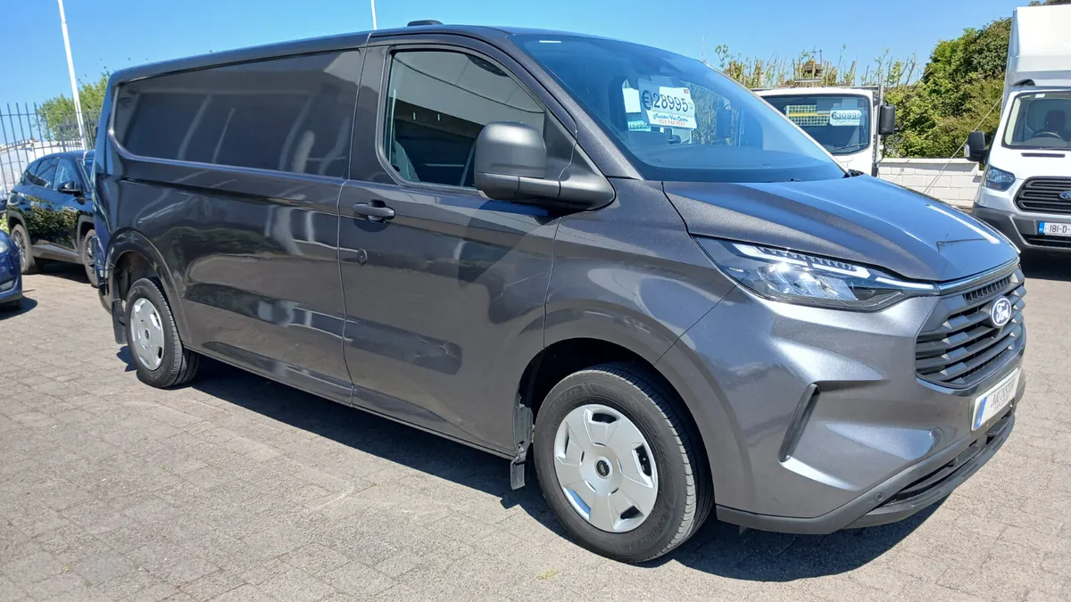 241 FORD CUSTOM L2 TREND NEW SHAPE 28K MILES - Image 4