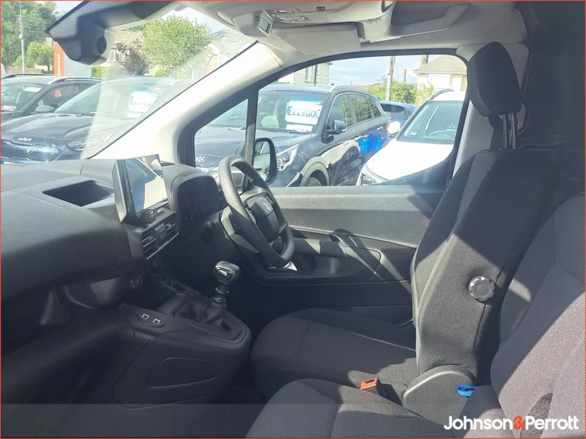Opel Combo Komfort 2300 L2H1 1.5 (100PS) - Image 4