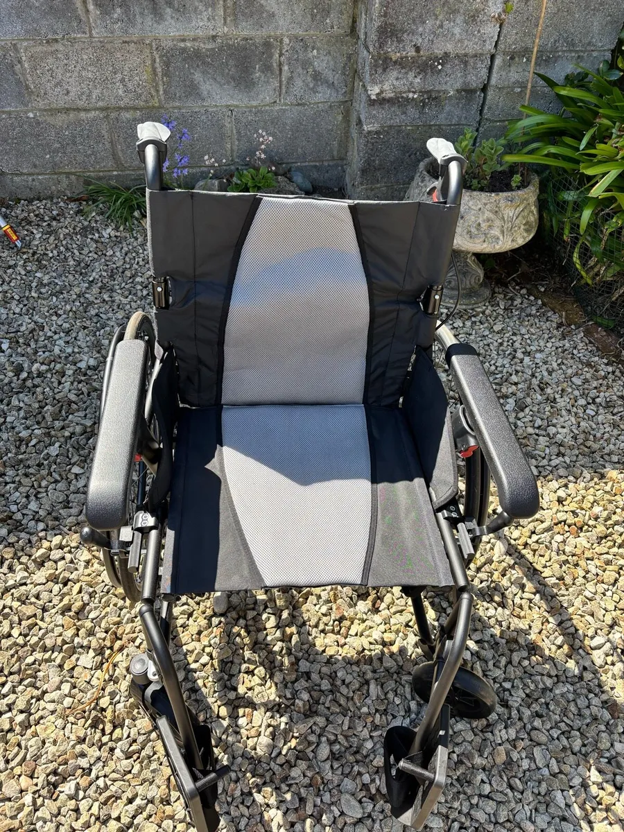 Wheelchair - Image 4