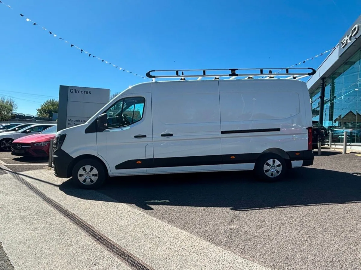 Nissan Interstar SV PREMIUM L3H2 150BHP MANUAL - Image 2