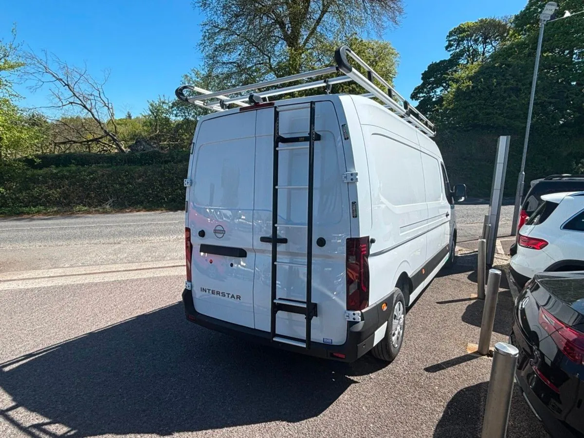 Nissan Interstar SV PREMIUM L3H2 150BHP MANUAL - Image 3