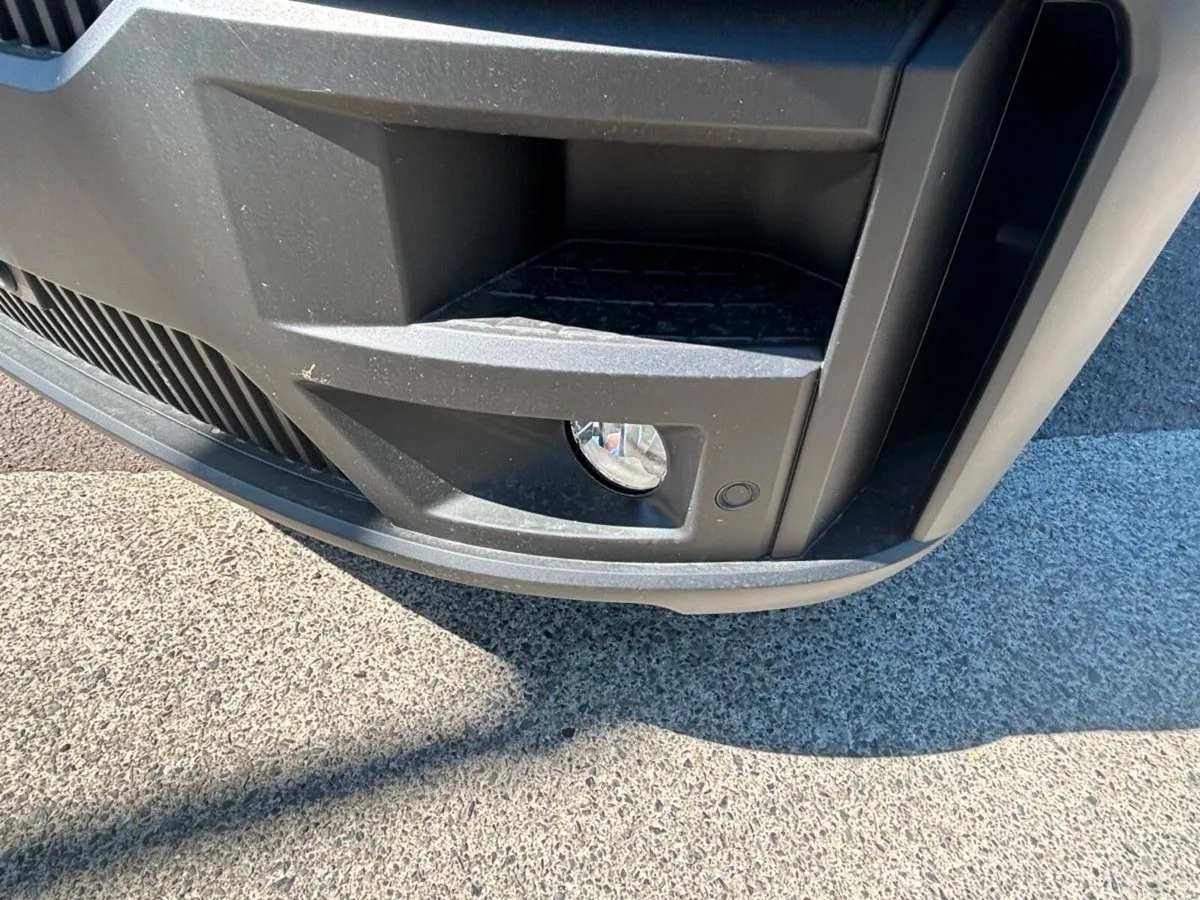 Nissan Interstar SV PREMIUM L3H2 150BHP MANUAL - Image 4