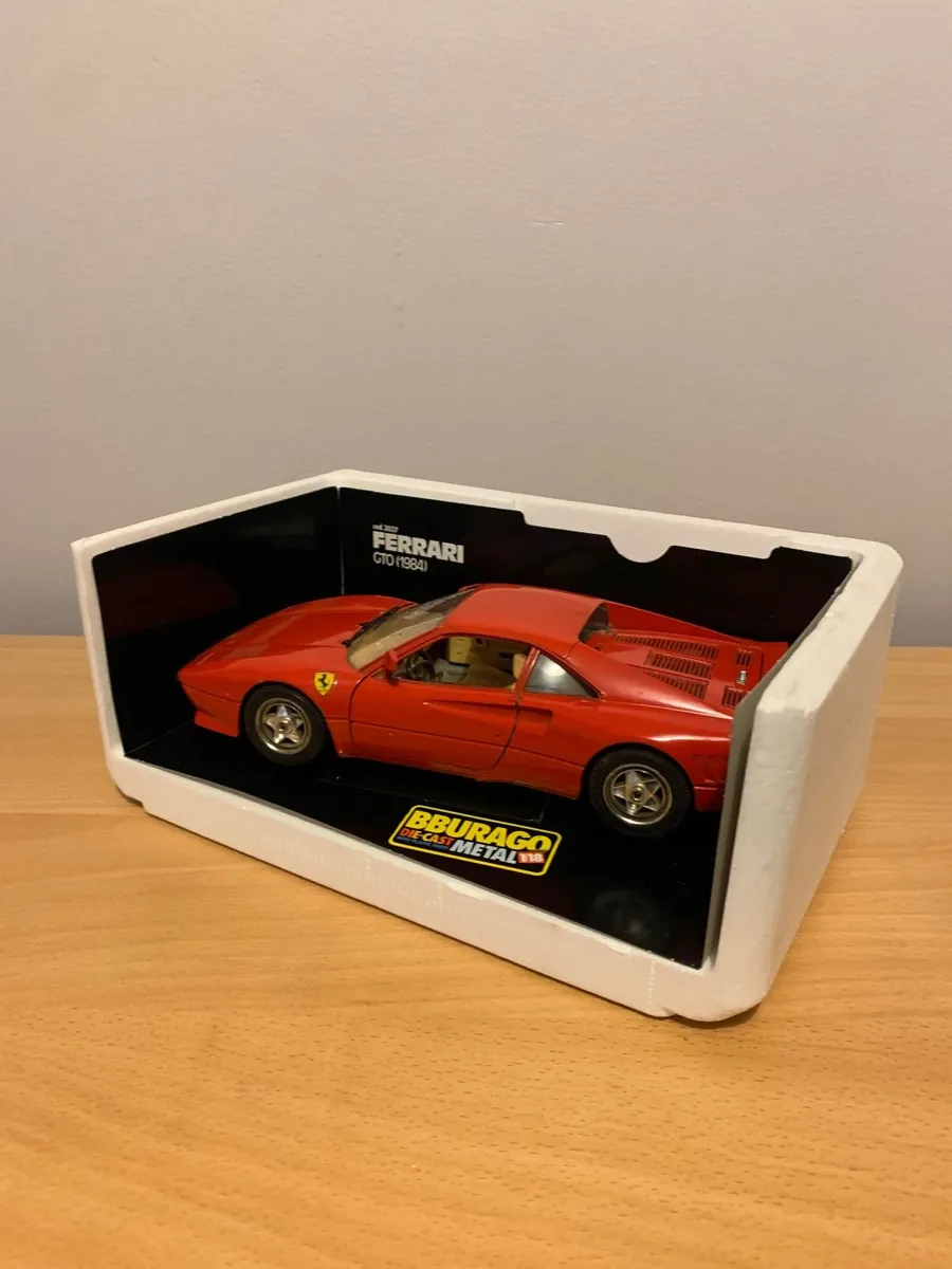 1984 Ferrari GTO 1/18 Burago Model Car - Image 4