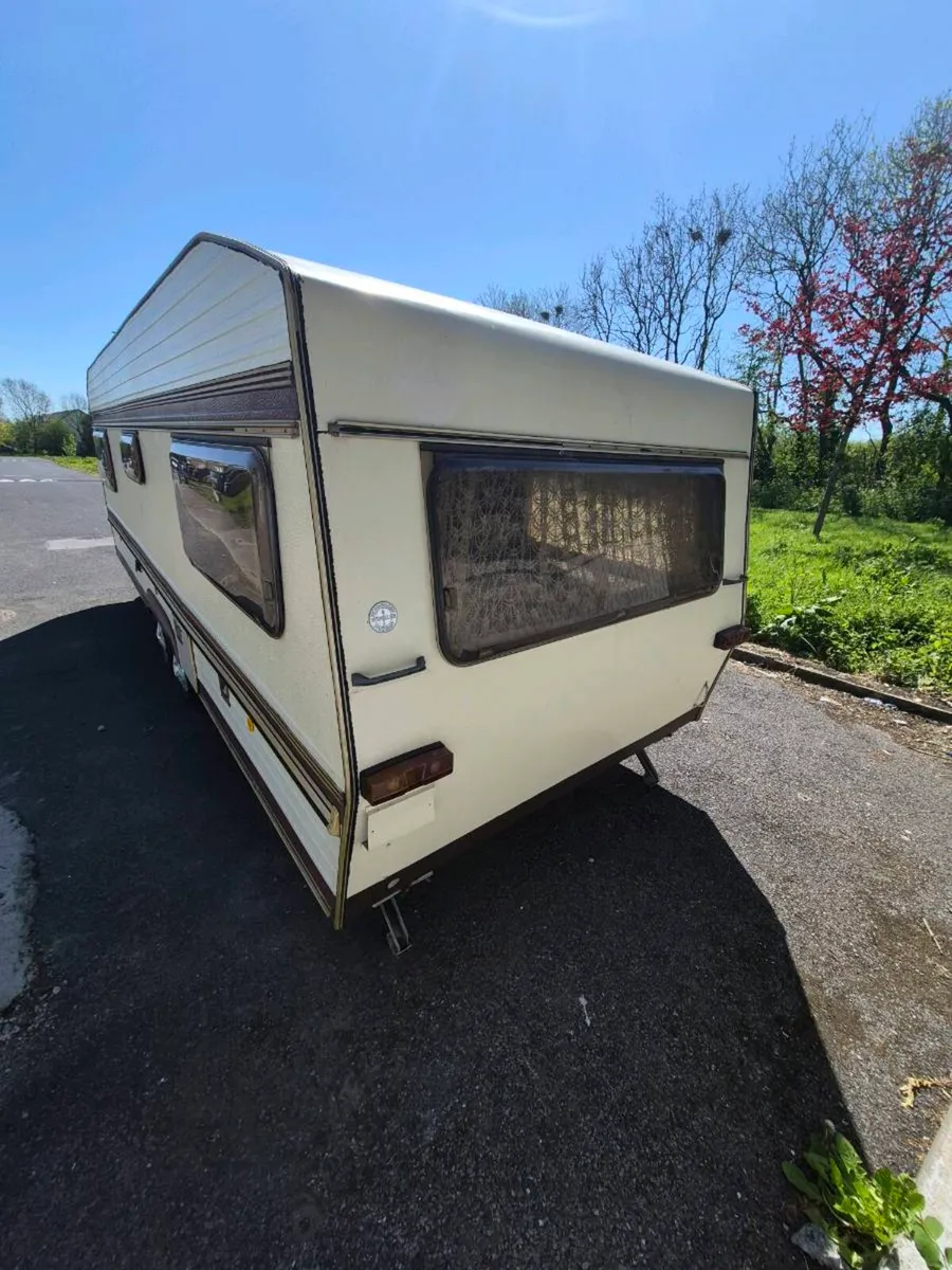 Vintage Caravan (1970's early 80's) - Image 4