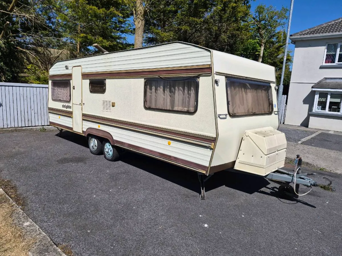 Vintage Caravan (1970's early 80's) - Image 1