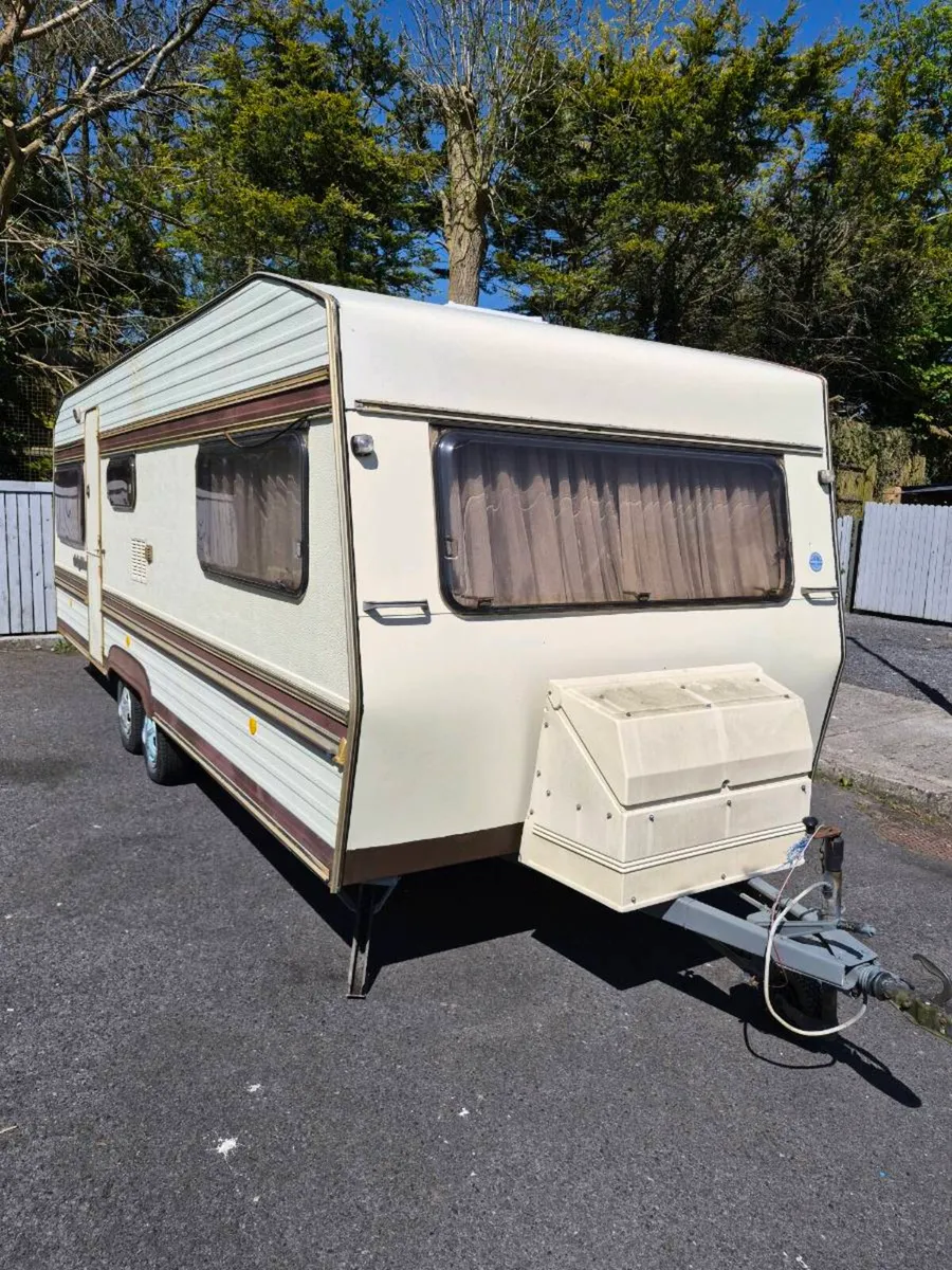 Vintage Caravan (1970's early 80's) - Image 2