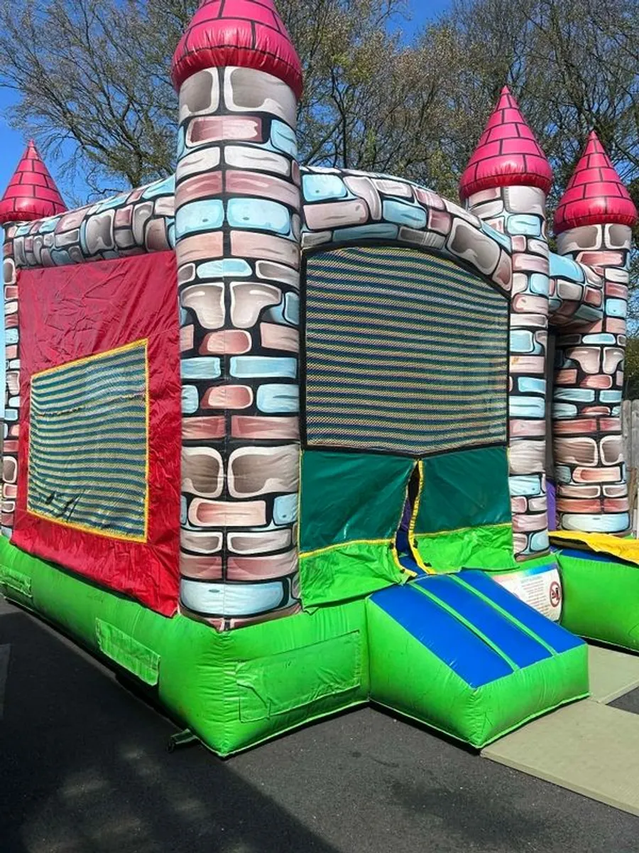 bouncing castle for sale - Image 1