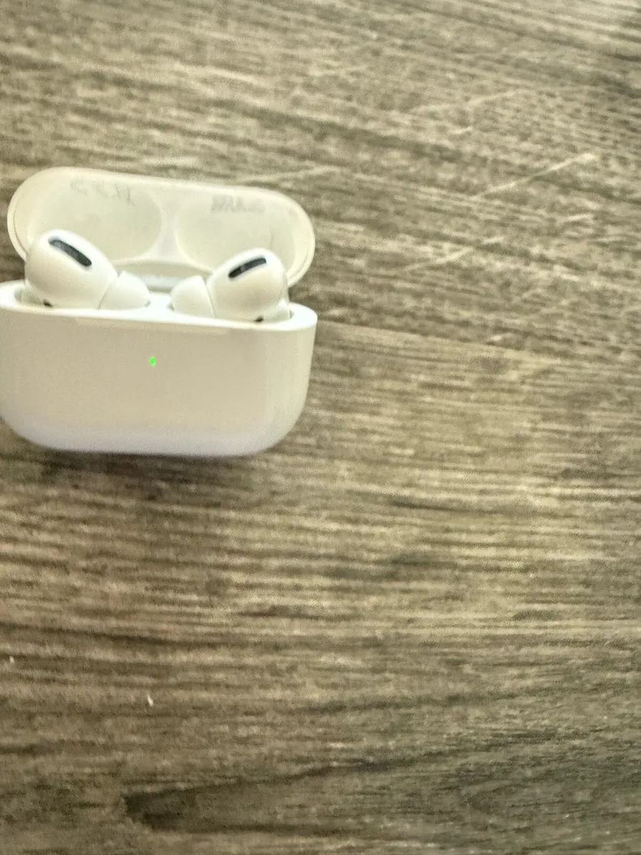 Apple AirPods Pro 1 - Image 1