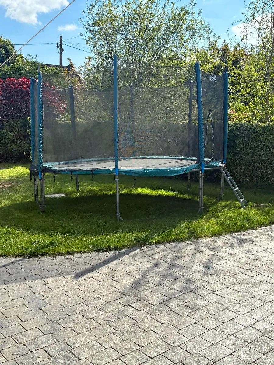 Trampoline