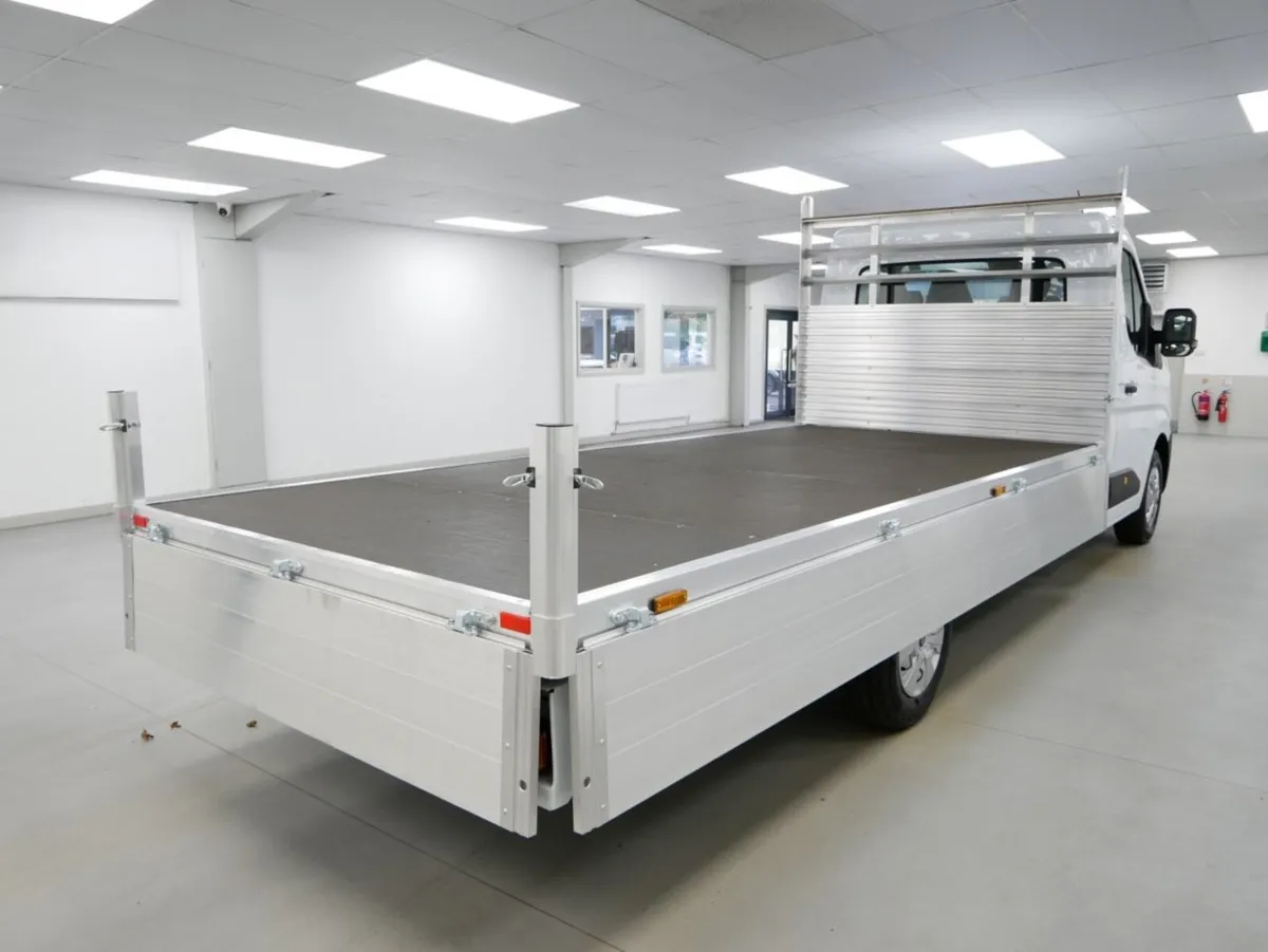 2026 Renault Master Dropside Van - Image 4