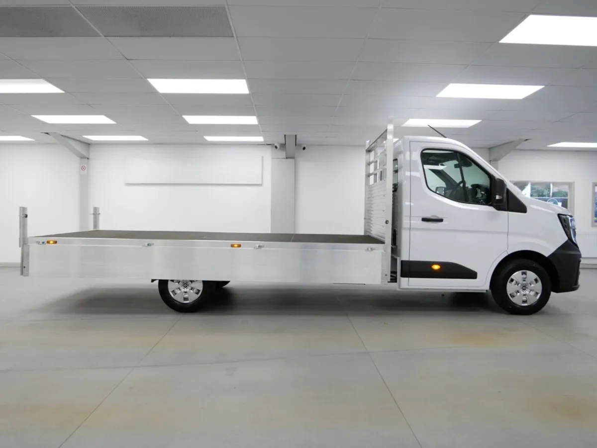 2026 Renault Master Dropside Van - Image 1