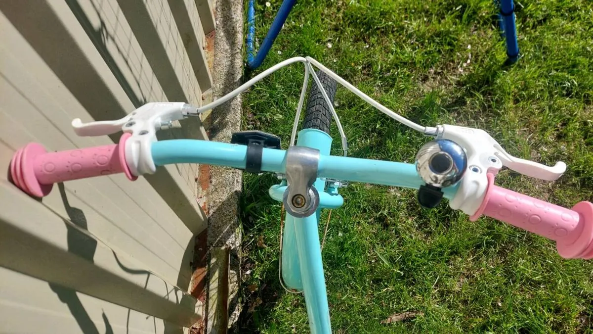 Children's bike - Image 3