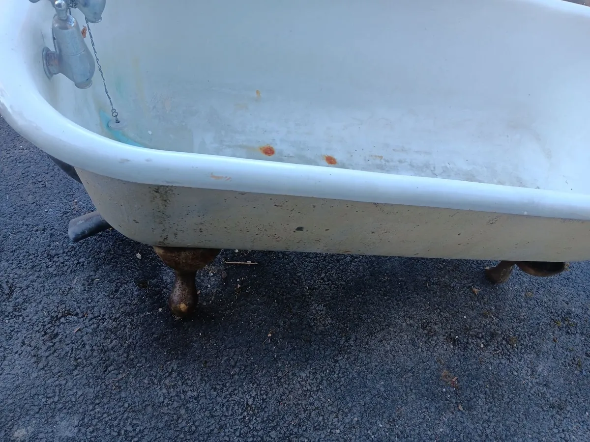 Antique Bath - Image 4