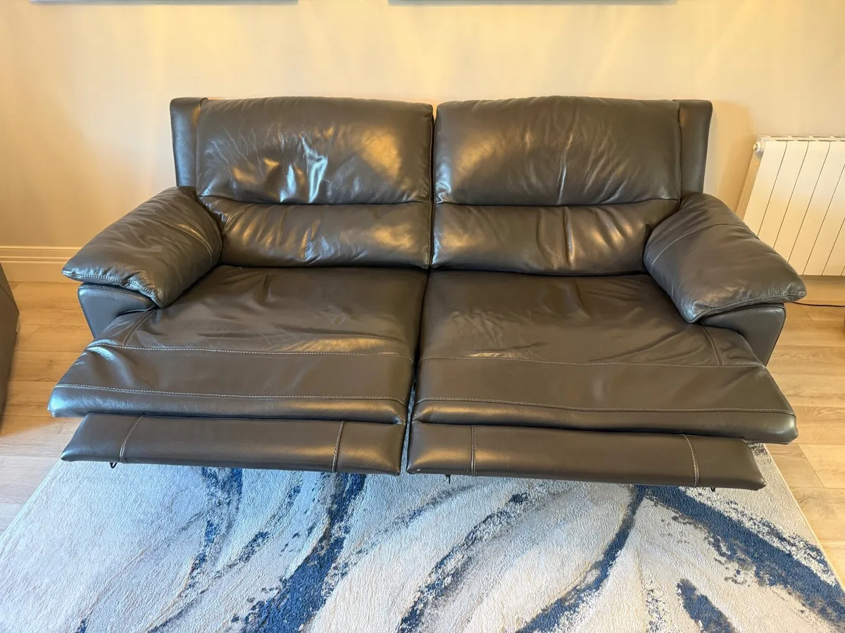3 seater Leather Electric Recliner sofa - Image 4