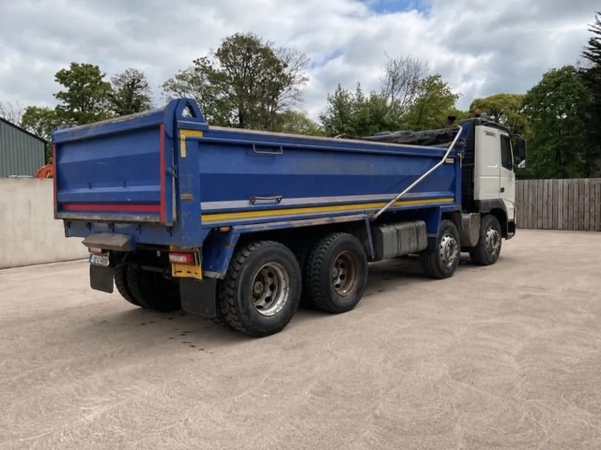 2012 Volvo FM450 8x4 Tipper - Image 2