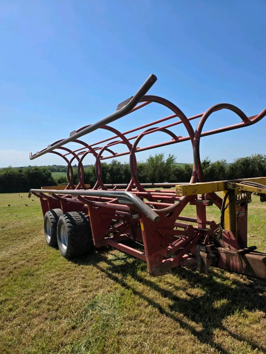 Keltec bale trailer - Image 1