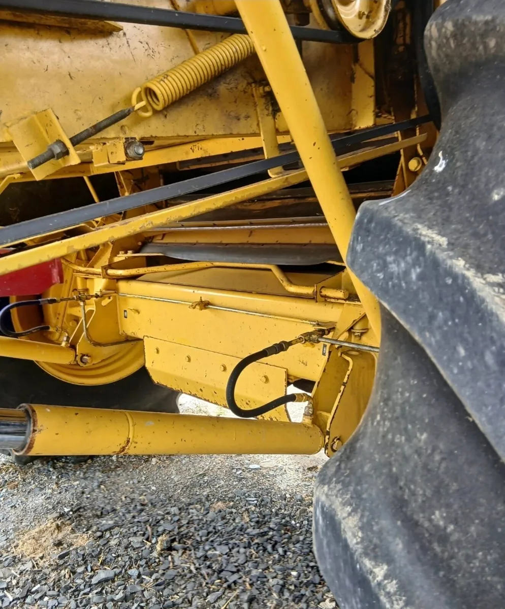 1999 mint Newholland TX64 - Image 4
