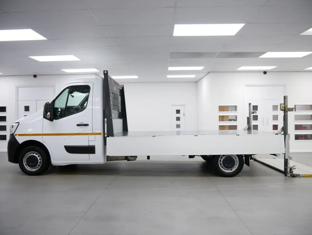 2023 Renault Master Dropside Van - Image 1