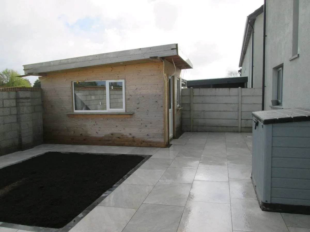 LAKESIDE LANDSCAPING AND PAVING - Image 3