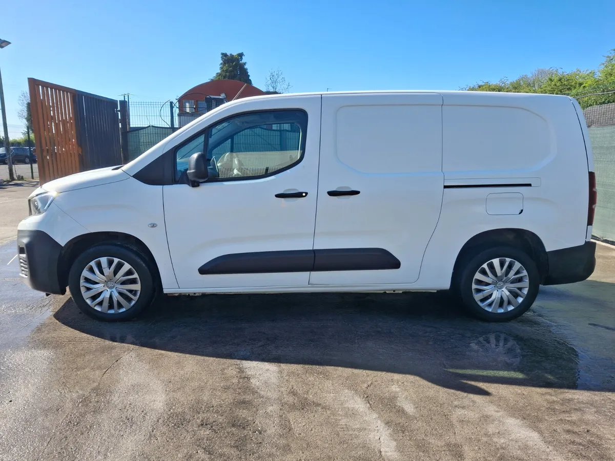 201 Peugeot Partner  Pro plus  1.5 Diesel - Image 2