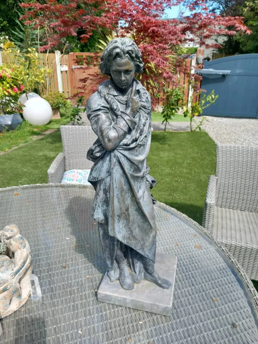 Large v heavy metal sculpture of Beethoven D18 - Image 3