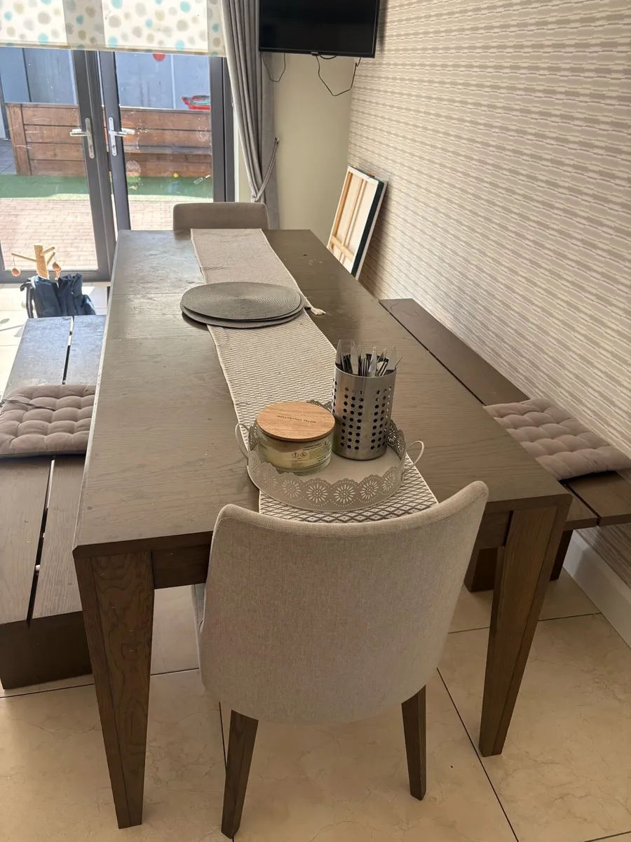 Kitchen table - Image 1