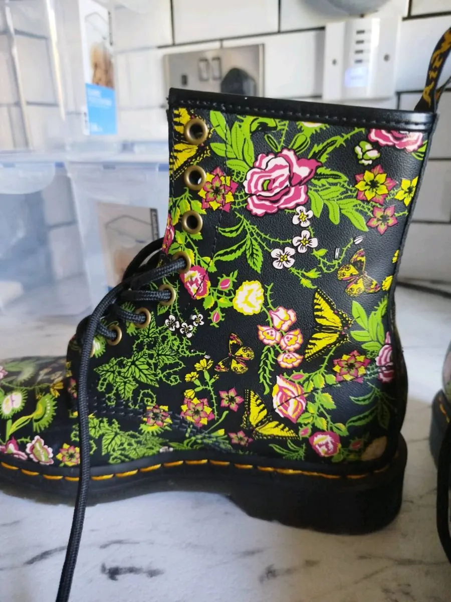 Doc Martens Air Wave Boots - Image 2