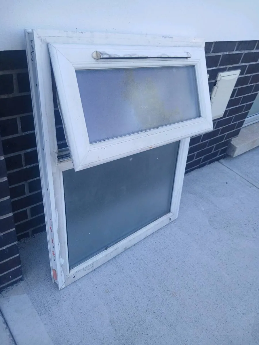 Door and windows - Image 4