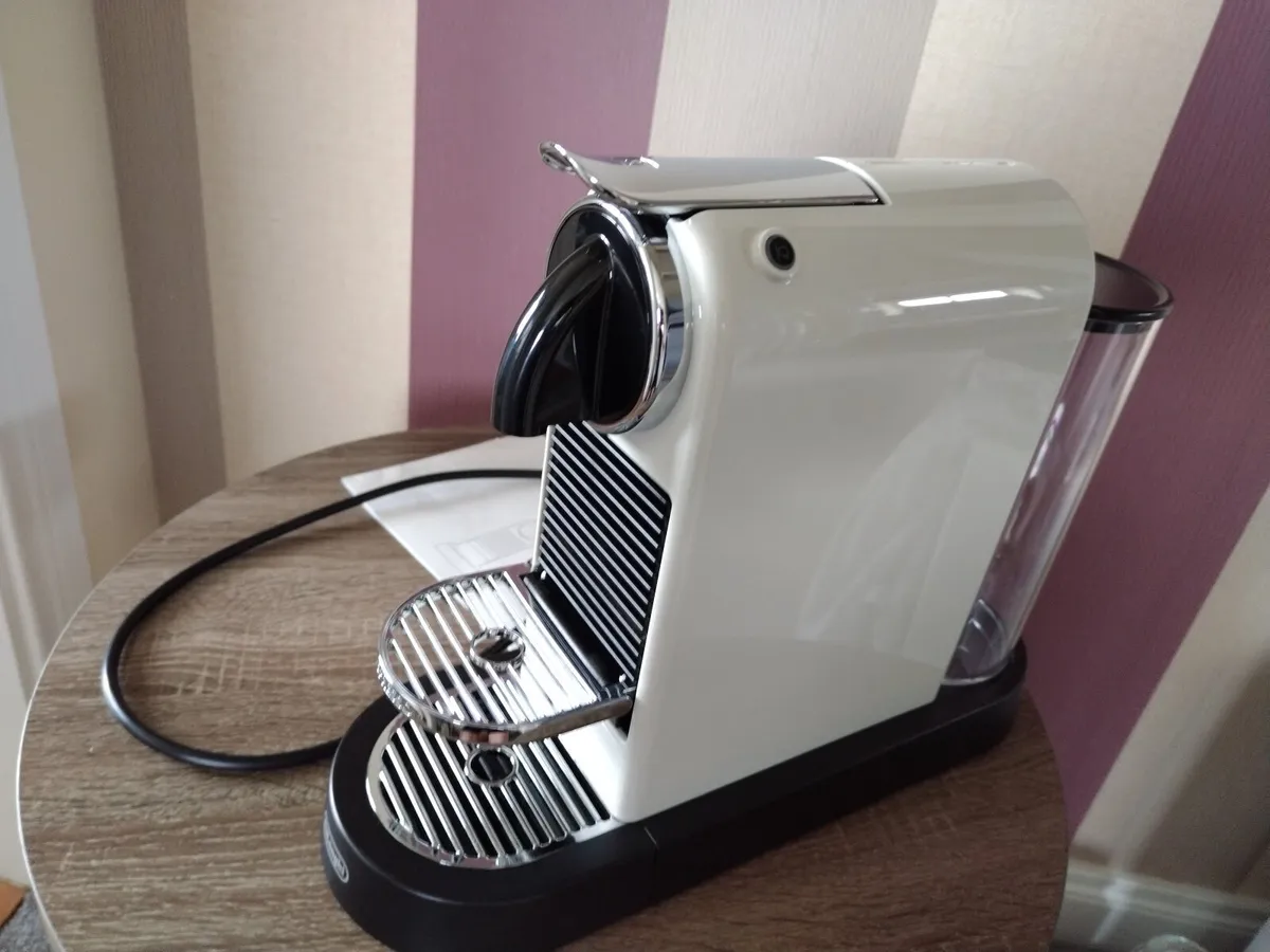 Nespresso CitiZ Coffee Machine €130 - Image 1