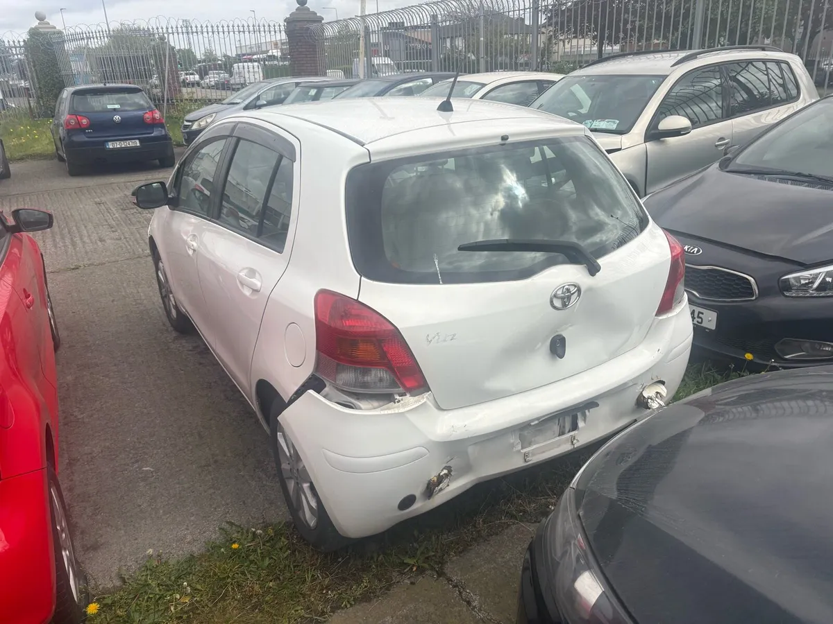 08 Vitz - Image 4