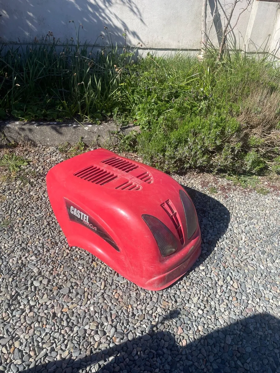 Castlegarden Grassbox Breaking ride on mower - Image 2