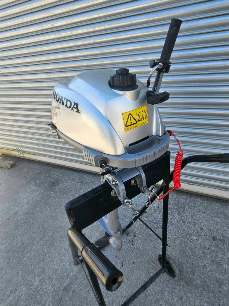 Honda 2.3hp  4 stroke  motor - Image 3