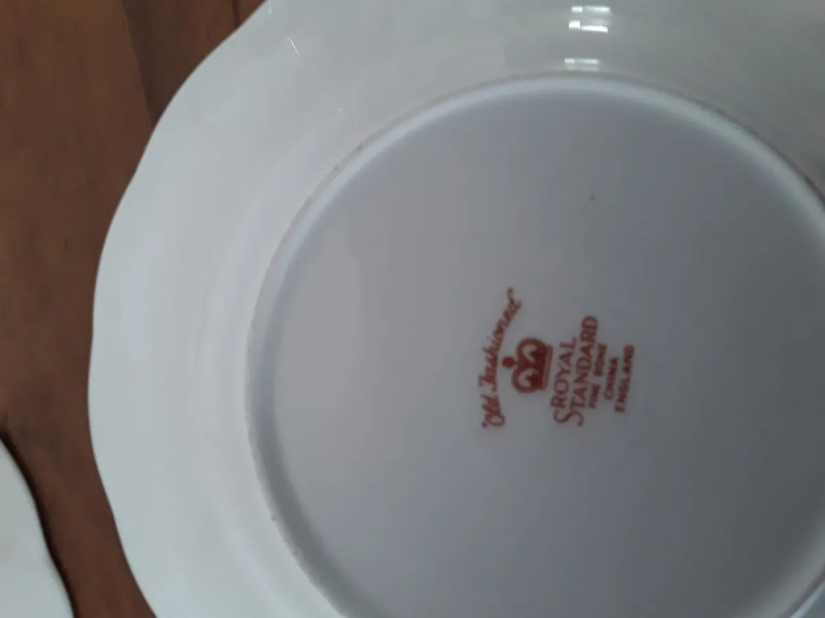 Vintage crockery two side plates one saucer - Image 2