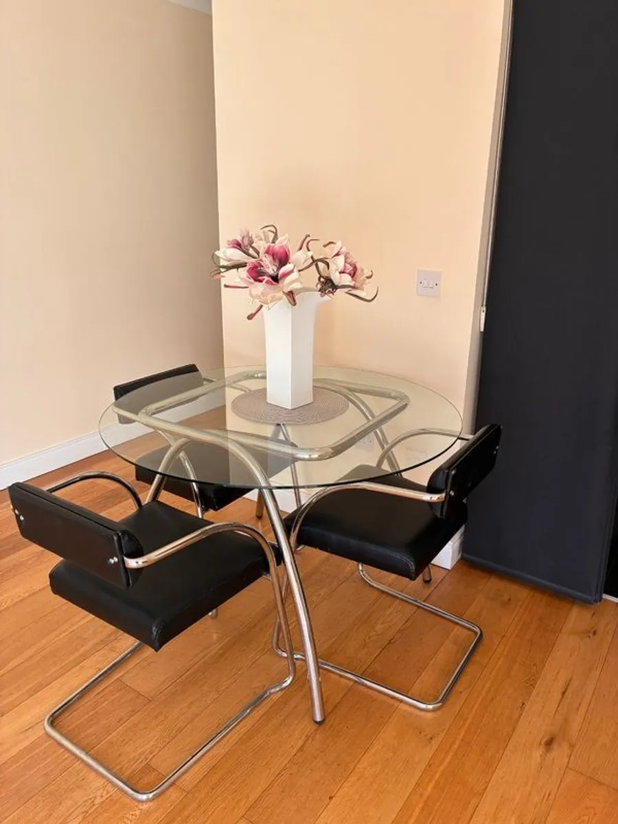 Dining table and 4 chairs - Image 1