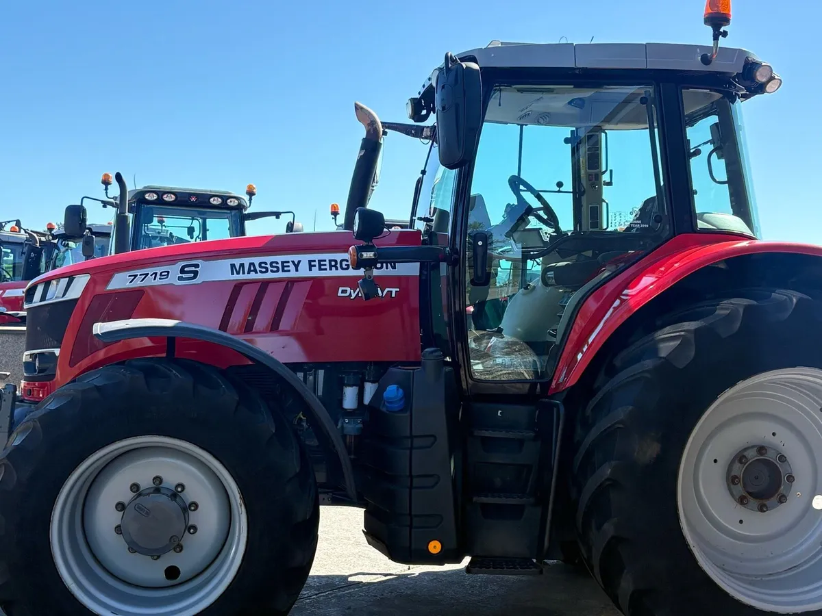 Massey Ferguson 7719S - Image 2