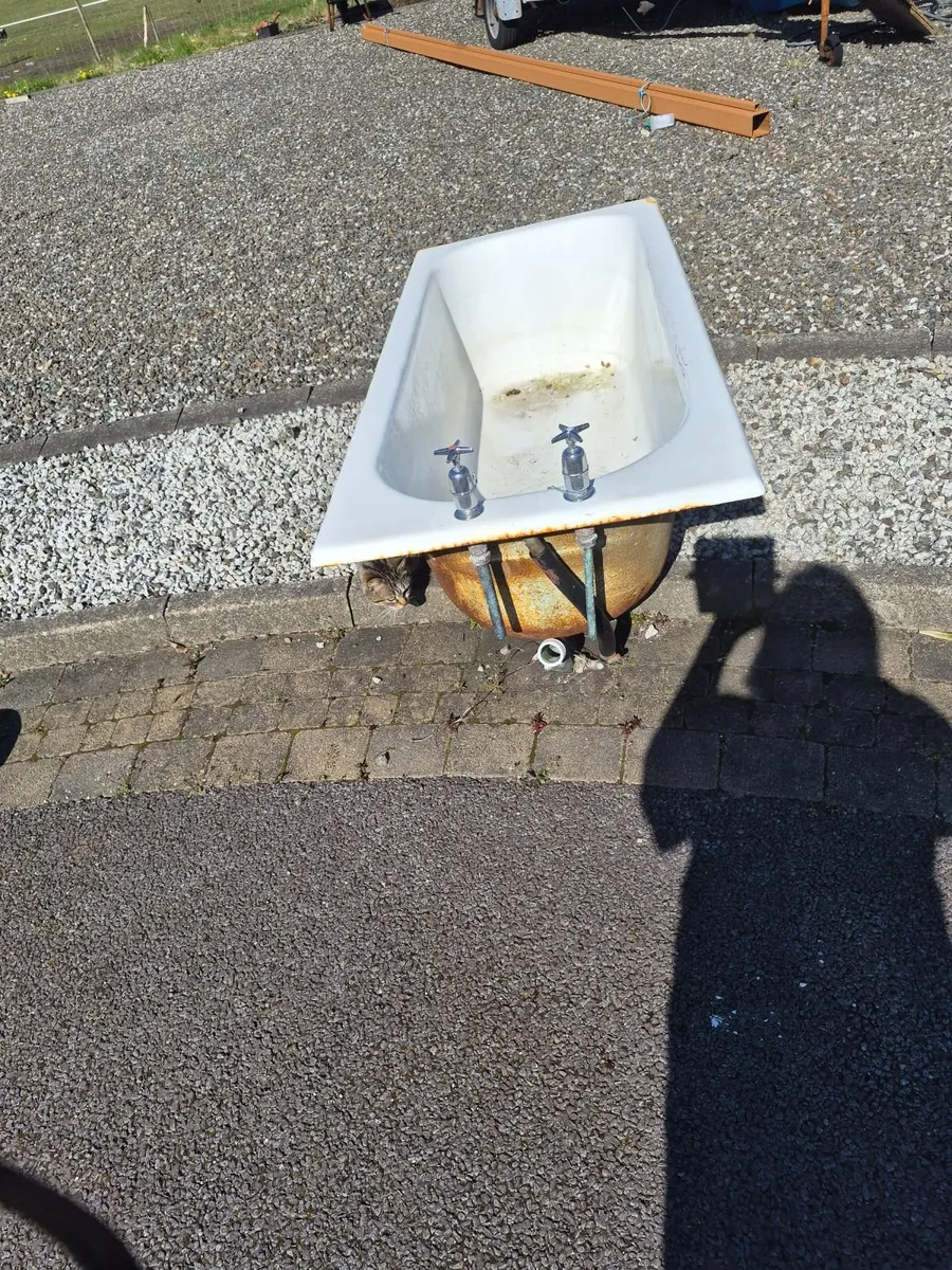 Cast iron bath - Image 3