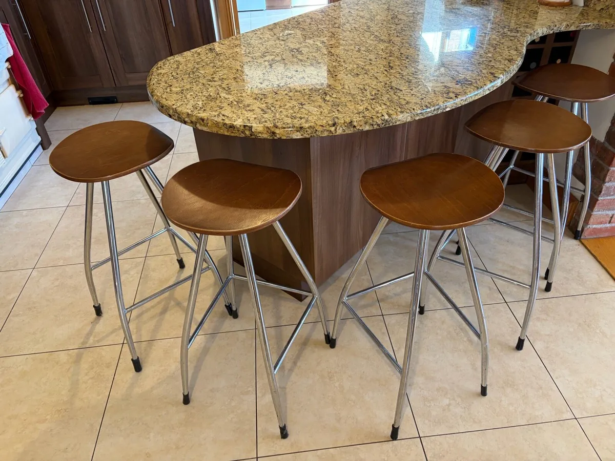 Breakfast bar stools - Image 3