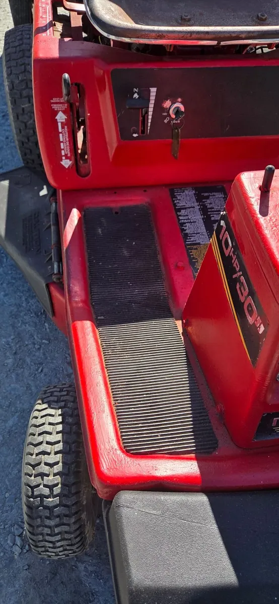 Ride on mower and trailer - Image 1