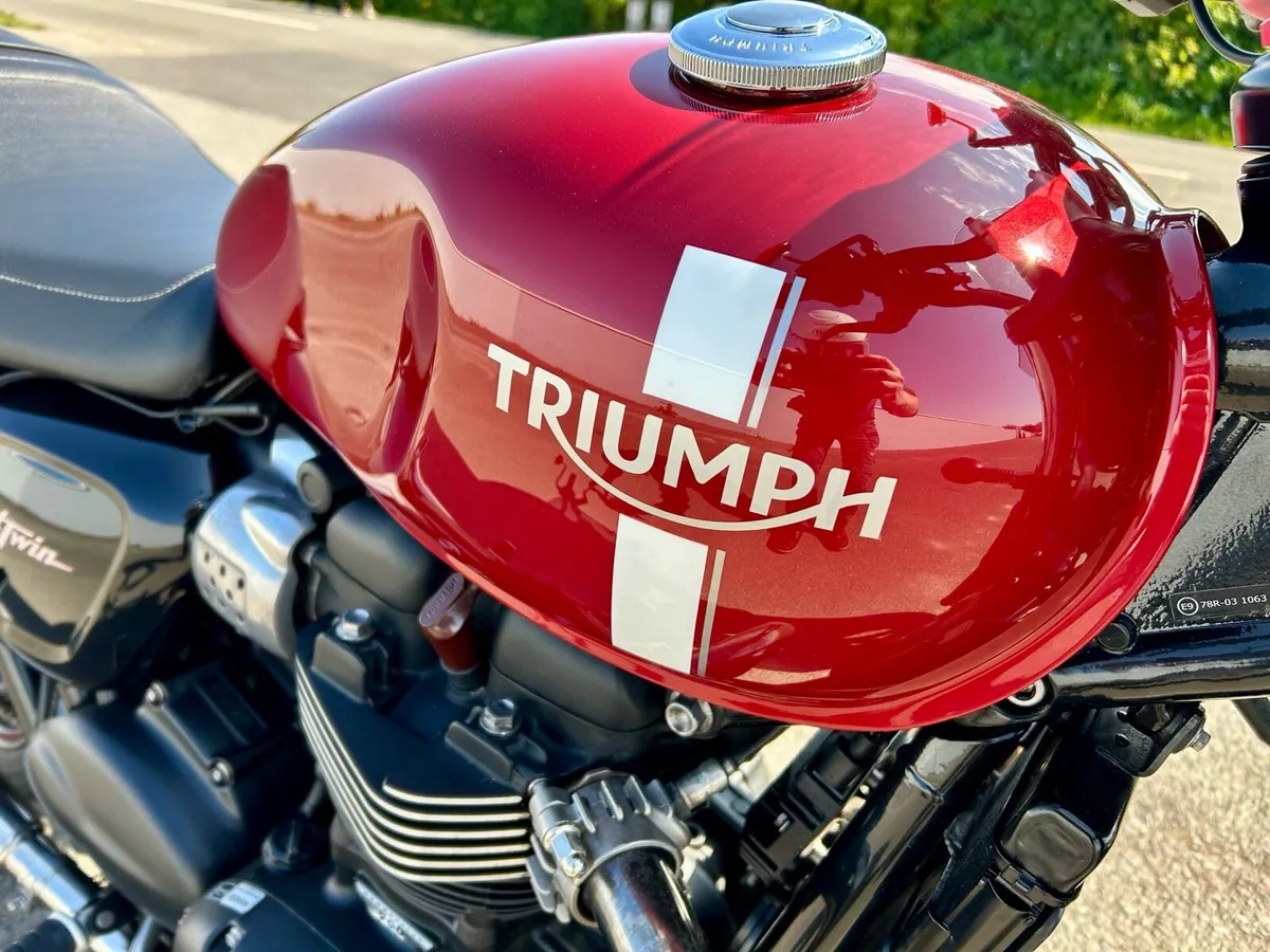 Triumph Bonneville Street Twin 2016 - Image 1