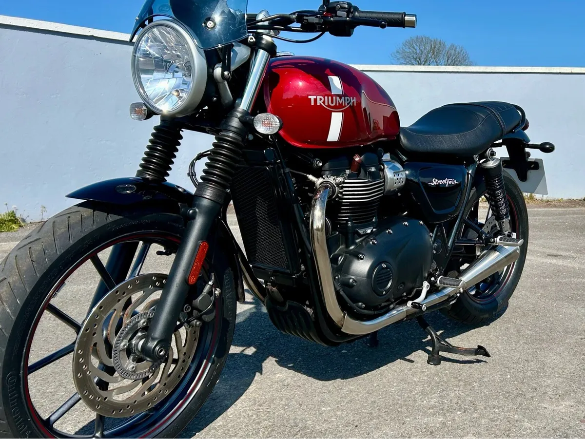 Triumph Bonneville Street Twin 2016 - Image 4