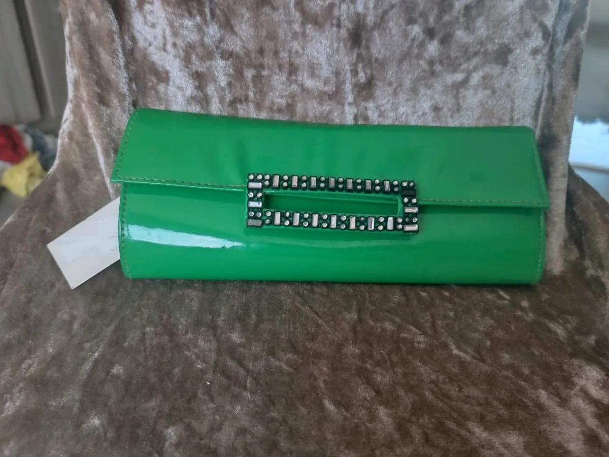 New green clutch - Image 1