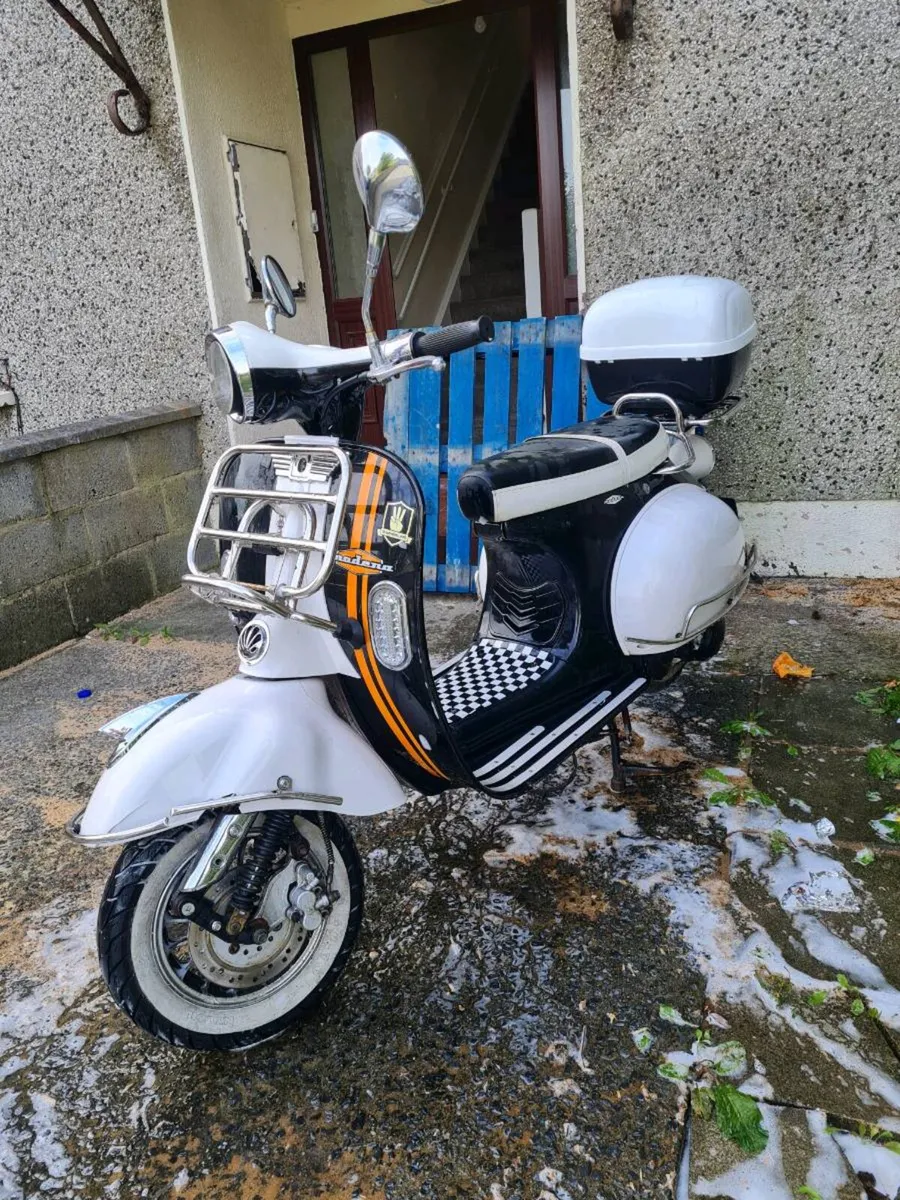 2014 modino vespa motorbike - Image 2