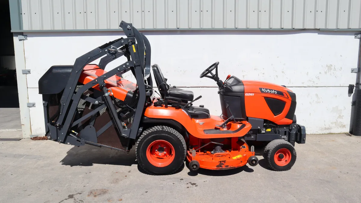 2021 Kubota G261HD Ride-On Lawnmower - Image 4