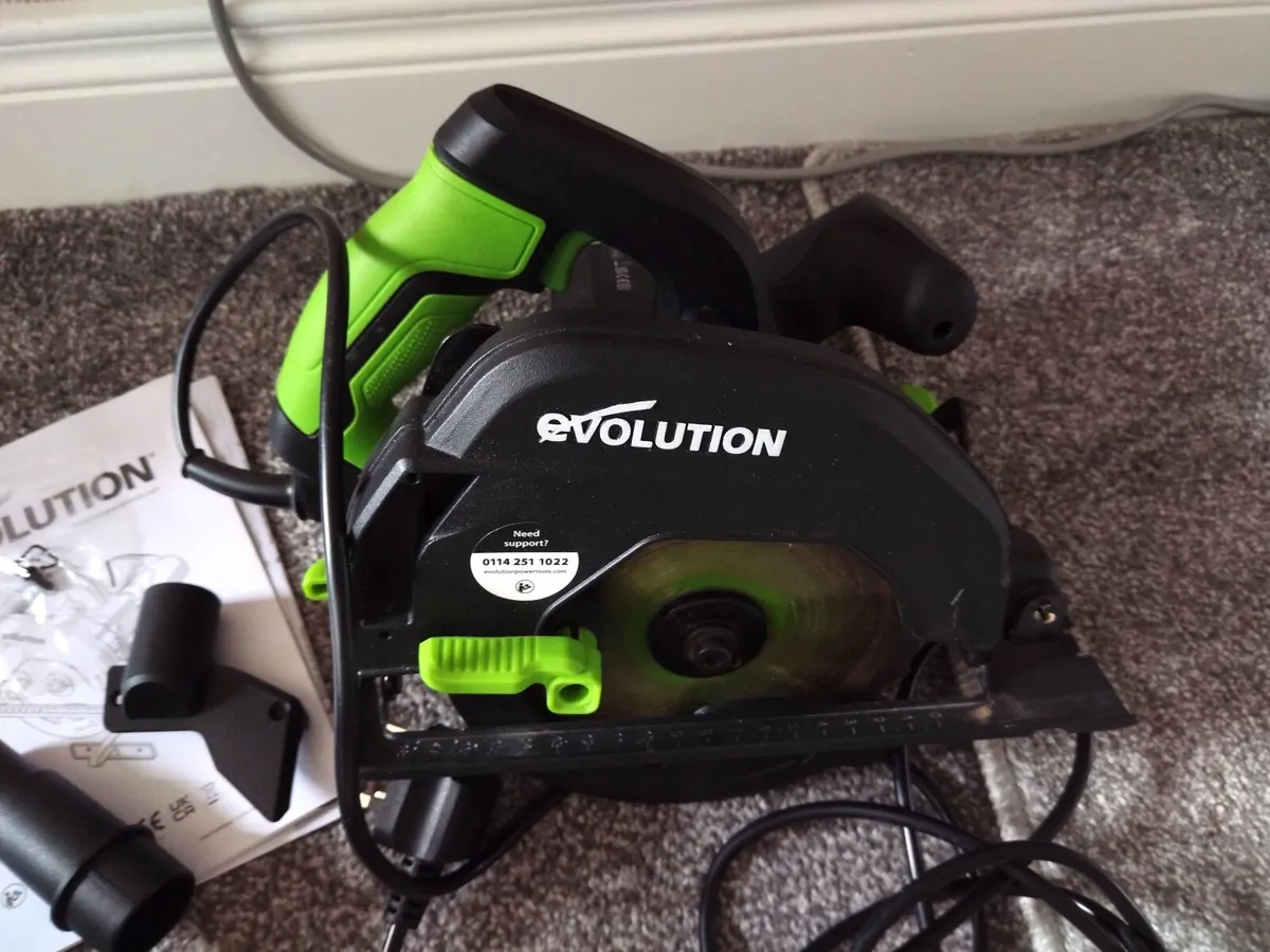 Multi-Material Circular Saw €60 - Image 1