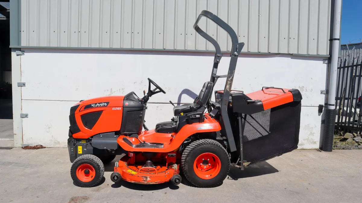2023 Kubota G261 LD Ride-On Lawnmower - Image 2