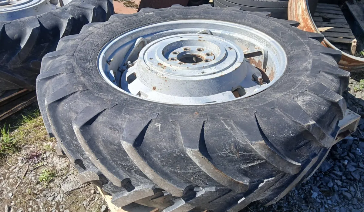 16.9 r38 weighted wheels Good tyres 13.6 r28 wheel - Image 2